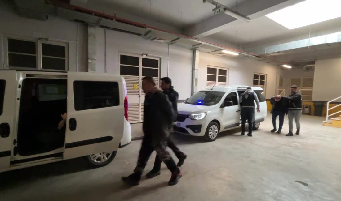 Fuhuş operasyonunda 4 şüpheli yakalandı: 7 mağdur kadın kurtarıldı Kocaeli’nin Darıca ilçesinde 4 adreste eş zamanlı yapılan şafak operasyonunda