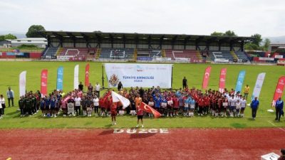 Okul Sporları Futbol Yıldızlar Türkiye birinciliğine Düzce ev sahipliği yapıyor.