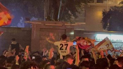 Düzce’de Galatasaray’ın şampiyonluk kutlamalarında Fenerbahçe ve Beşiktaşlı taraftarların da yer