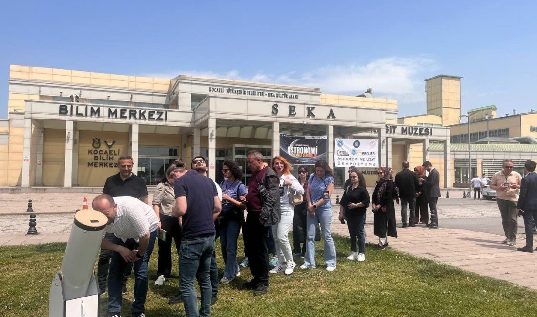 Gençler gökyüzünün sırlarını keşfettiler Kocaeli Bilim Merkezi’nde düzenlenen “Astronomi Öğretmen Semineri” ve “Çocuk Akademisi”