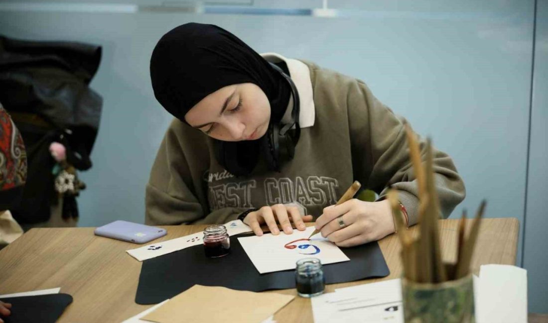 Gençler sanatla buluştu Kocaeli Büyükşehir Belediyesi, kentin kültür sanat merkezi haline getirdiği Seka