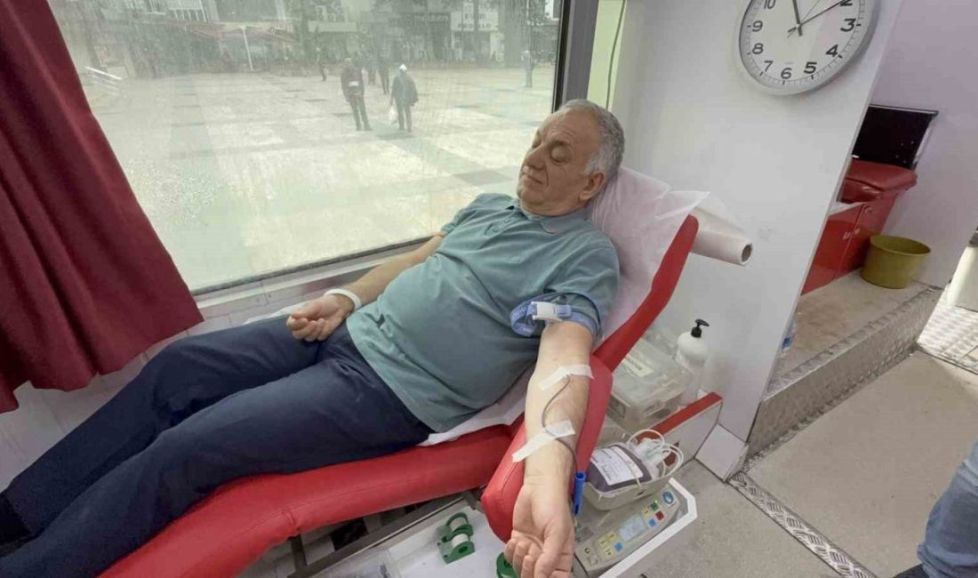 Görme engelli eski Milletvekili Ayva, Düzce’de kan bağışı çağrısında bulundu Türkiye Büyük Millet Meclisi’nin ilk görme engelli olan eski milletvekili