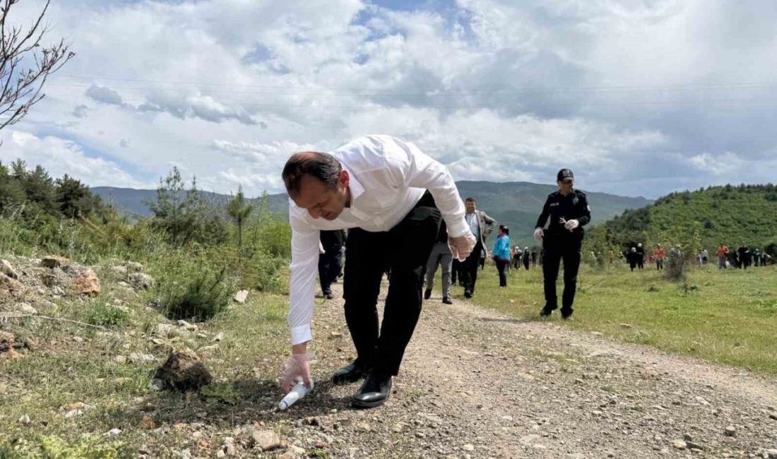 Hanönü’nde “Orman Benim” etkinliğiyle çevre temizliği yapıldı Kastamonu’nun Hanönü ilçesinde orman yangınlarına karşı farkındalık oluşturmak amacıyla “Orman