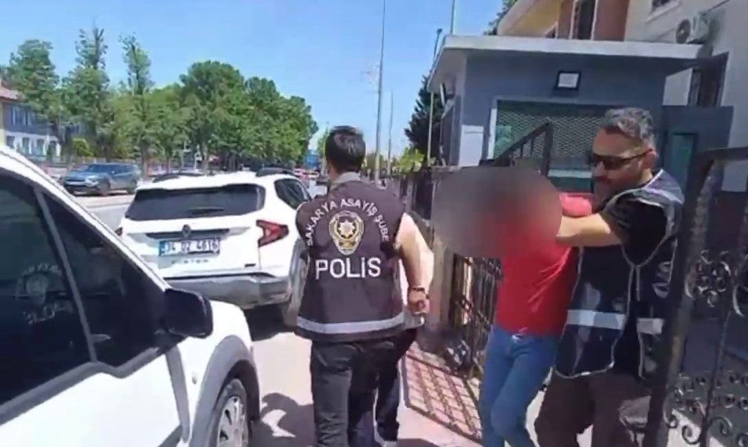 İkinci kez hırsızlık için gelince yakalandı Sakarya’nın Adapazarı ilçesinde yaklaşık değeri 280 bin lira olan ziynet