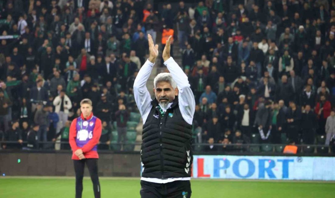 Trendyol 1. Lig’in şampiyonu Kocaelispor ile kupa kaldırdığı törenin ardından
