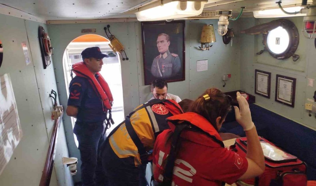 Karadeniz’de rahatsızlanan gemi personeli için ekipler seferber oldu Kastamonu’nun İnebolu ilçesi açıklarında fenalaşan Gürcistan uyruklu gemi personeli, Sahil