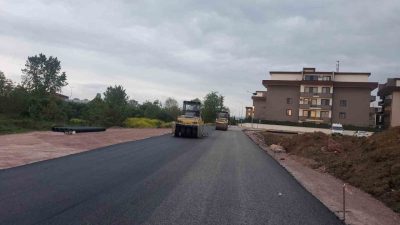 Kartepe ilçesi Dumlupınar Mahallesi Yahya Kaptan Caddesi’nde altyapısı biten kısımların