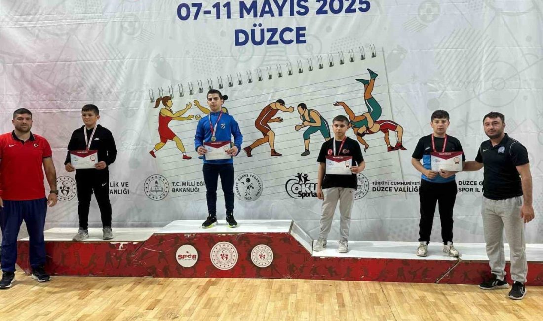 Kartepeli güreşçi Türkiye şampiyonu oldu Kartepe Belediye Spor Kulübü sporcusu Erdem Topçu Düzce’de düzenlenen Okul
