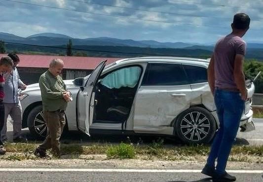 Kastamonu’da ambulans ile cip çarpıştı: 4 yaralı Kastamonu’nun Taşköprü ilçesinde ambulans ile cipin çarpışması neticesinde meydana gelen