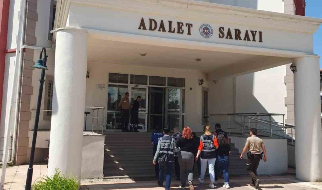 Kastamonu’da aranan 4 şahıs yakalandı Kastamonu’da Ceza İnfaz Kurumundan izinli olarak çıkıp geri dönmeyen 4