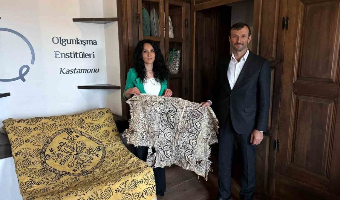 Kastamonu’da Olgunlaşma Enstitüsüne bağışlanan asırlık yorgan ile minder kılıfında, ilk