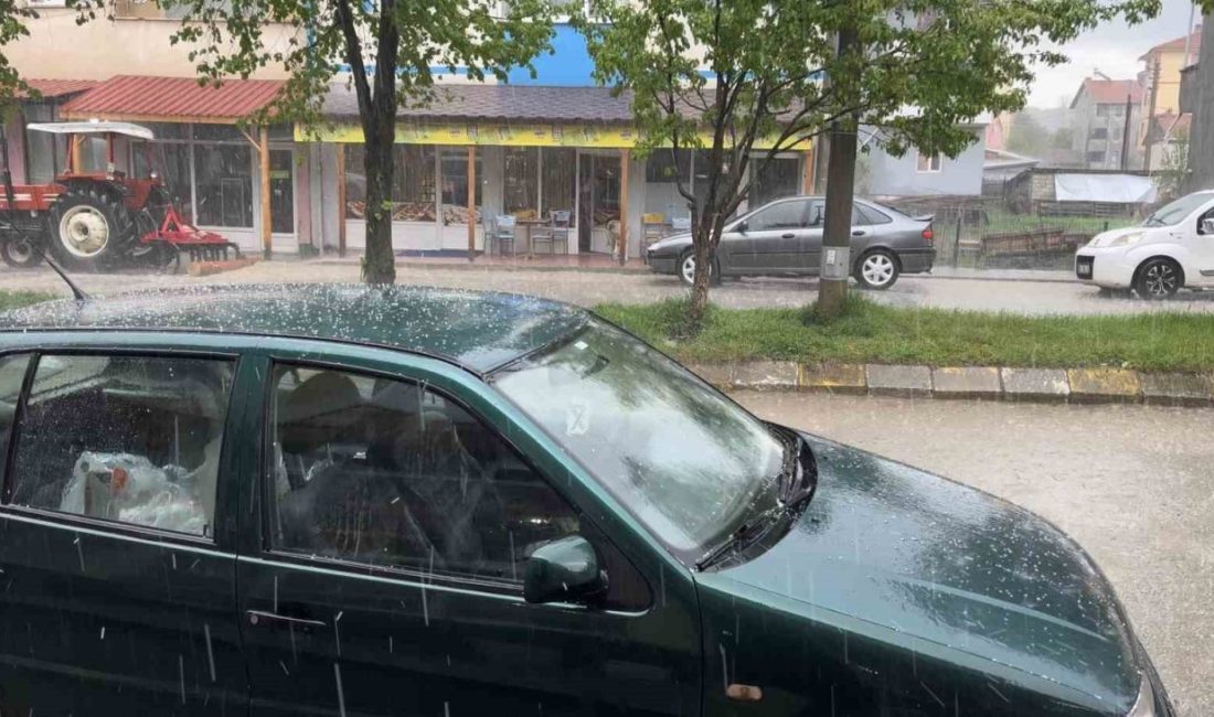 Kastamonu’da dolu ve sağanak yağış etkili oldu Kastamonu’nun İhsangazi ilçesinde dolu ve kuvvetli sağanak yağış etkili oldu.