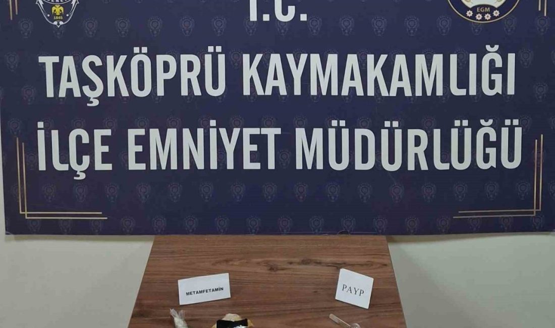 Kastamonu’da uyuşturucu operasyonu: 1 gözaltı Kastamonu’nun Taşköprü ilçesinde polis ekipleri tarafından uyuşturucuyla yakalanan şahıs gözaltına