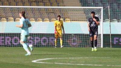 Kocaelispor, Galatasaray’dan kiralık olarak kadrosuna kattığı kaleci Batuhan Şen’in opsiyonunu