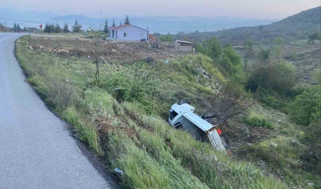 Kontrolden çıkan kamyonet şarampole yuvarlandı sürücüsü yaralandı Bilecik’te seyir halinde kontrolden çıkan kamyonet şarampole yuvarlanırken sürücüsü yaralandı.