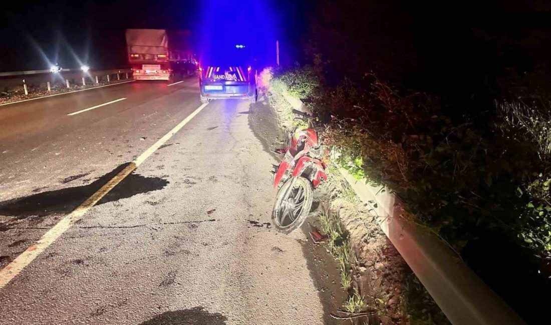 Kontrolden çıkan motosiklet refüje çarparken, sürücüsü ağır yaralandı Bilecik’te seyir halinde kontrolden çıkan motosiklet yol kenarında bulunan refüje