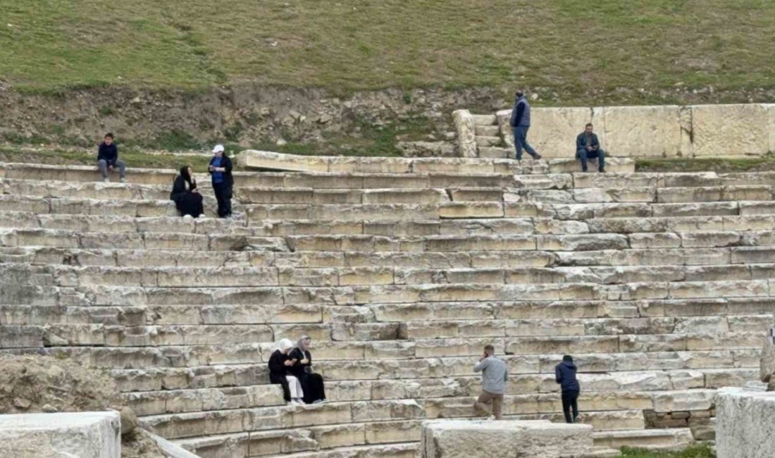 Konuralp Antik Kenti’nde 5 yılda büyük değişim Düzce Belediyesi tarafından Konuralp Antik Kenti’nde 5 yıldır sürdürülen kazı