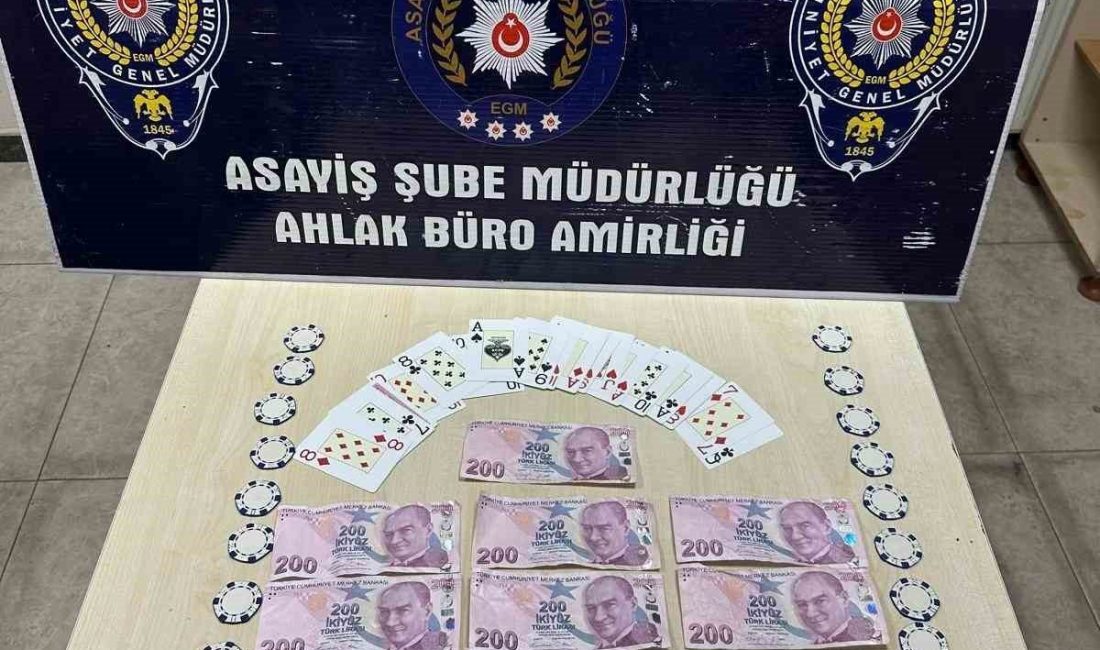 Kumar oynayanlara ceza kesildi Kocaeli’nin Gebze ilçesinde kumar oynayan 3 kişiye 27 bin 741