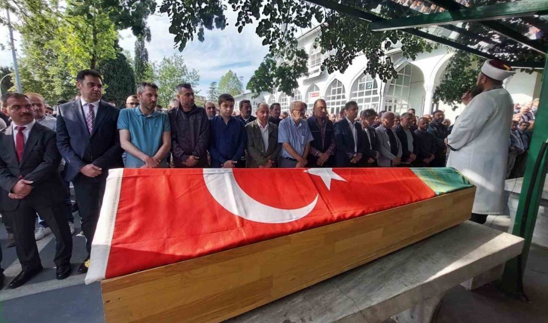 Lenf kanserine yenik düşen okul müdürüne son görev Sakarya’nın Akyazı ilçesinde lenf kanseri sebebiyle hayatını kaybeden okul müdürü