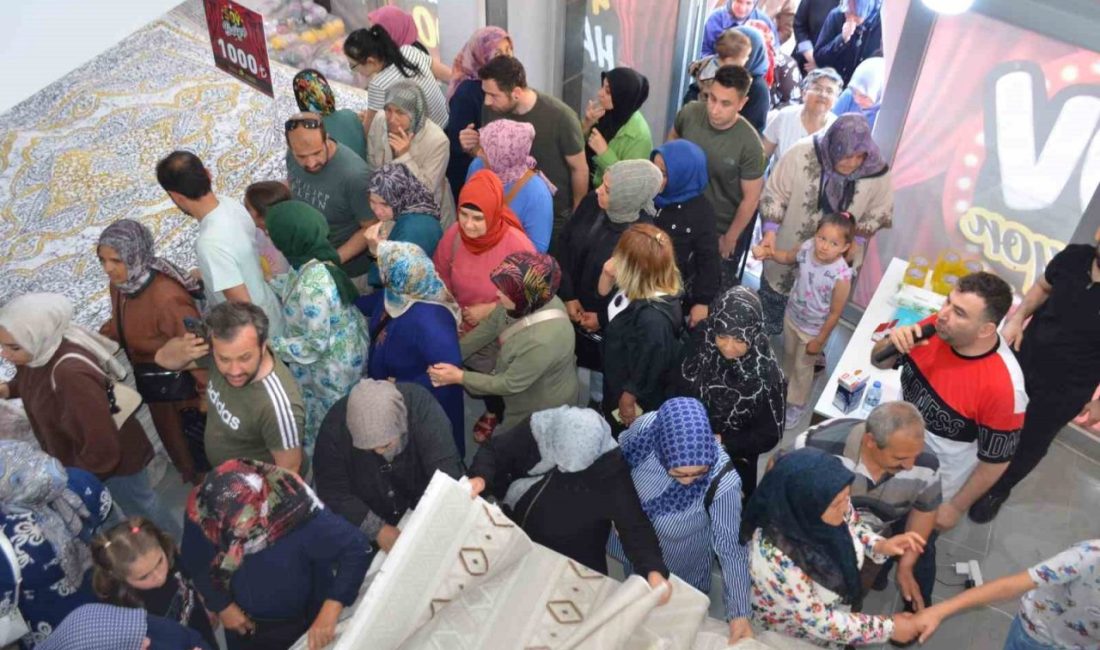 Bilecik’te açılan bir halı mağazası ilk 50 müşteriye açılışa özel