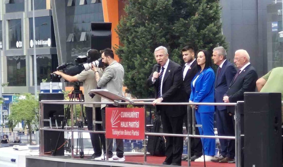 Düzce’de mitinge katılan Mansur Yavaş, “Yargılanmaktan korkmuyoruz. Hiçbirimizin dokunulmazlığı yok.