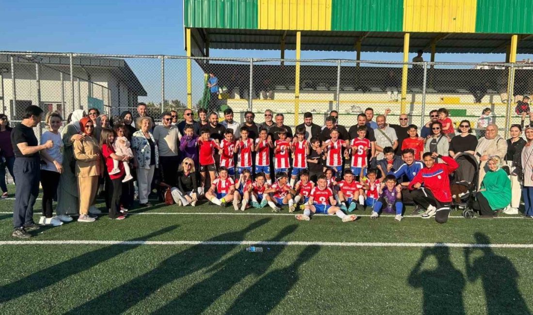 Minik yıldızlar namağlup şampiyon oldu Kocaeli’nin Darıca ilçesinde TFF U11 Ligi N Grubu’nda mücadele eden