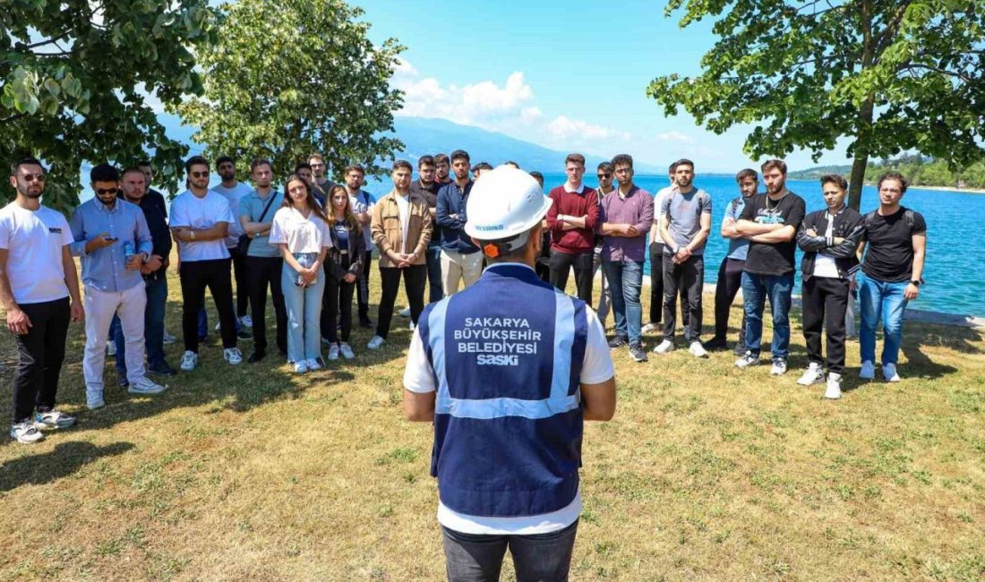Mühendis adayları enerji üreten sistemleri yerinde inceledi SASKİ, SAÜ Makine Mühendisliği öğrencilerini tesislerinde ağırlayarak su yönetimi ve