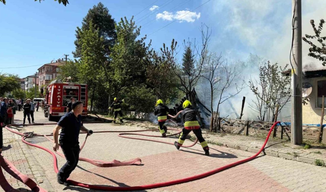 Odunlukta çıkan yangın eve sıçradı: Tek katlı ev küle döndü Bolu’da yabancı uyruklu vatandaşların yaşadığı tek katlı evde çıkan yangın,