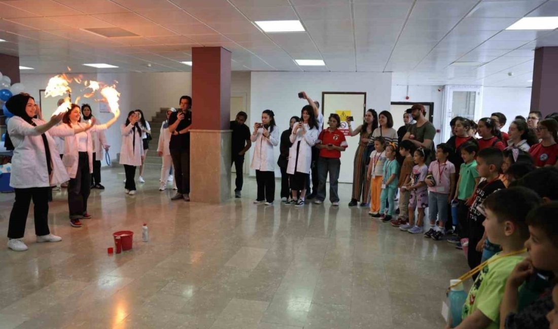 Öğrenciler eğlenceli unutulmaz bir deneyim yaşadı Düzce Üniversitesi Eğitim Fakültesi tarafından fen bilgisi eğitiminde soyut kavramları
