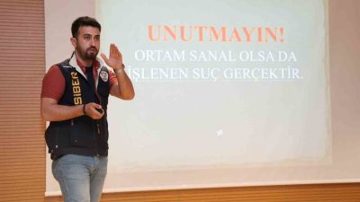 Düzce Üniversitesi Sağlık Bilimleri Fakültesi tarafından dijital dünyada karşılaşılan tehlikelere