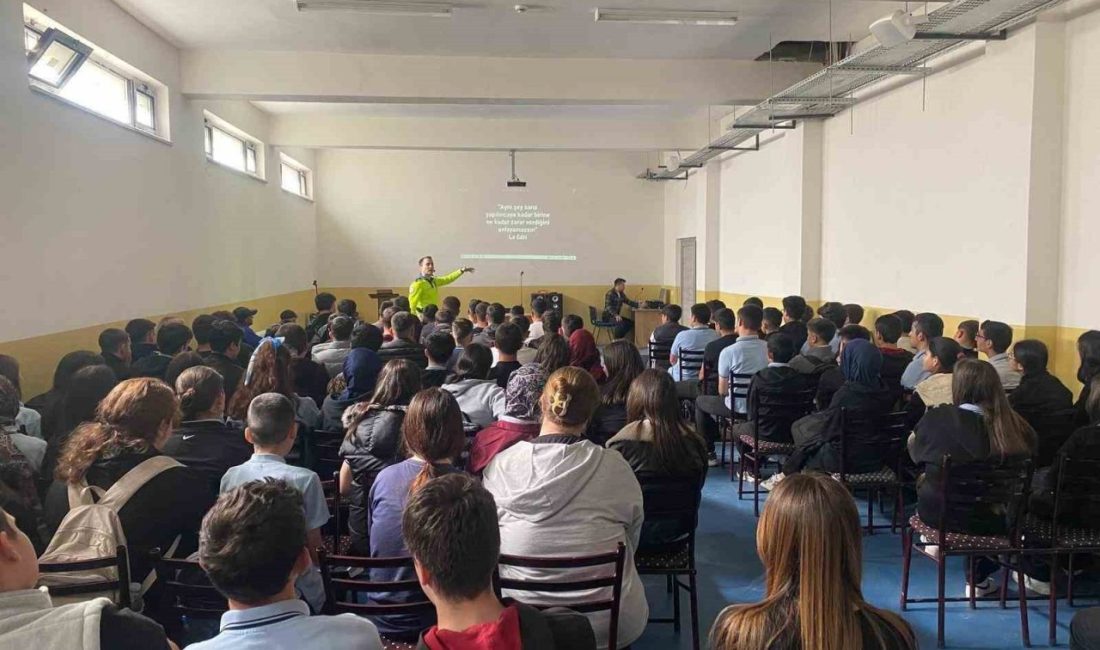 Öğrencilere trafik bilinci eğitimi verildi Bilecik’in Osmaneli İlçe Emniyet Müdürlüğü ekipleri öğrencilere yönelik bilgilendirici ve