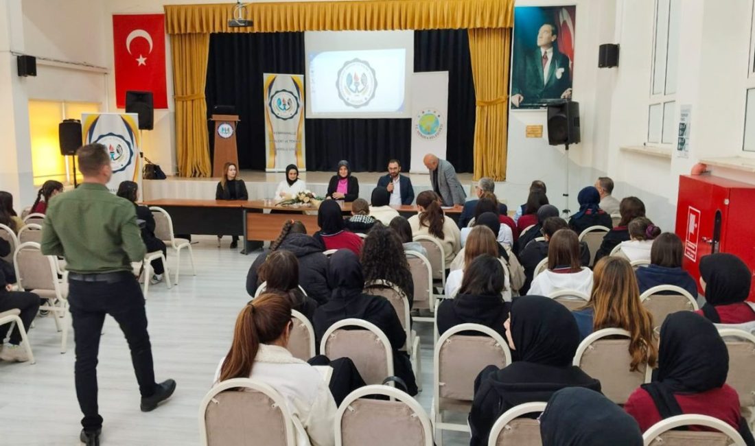 Öğrencilerin kariyer yolculuğuna SUBÜ katkısı SUBÜ Ferizli MYO akademisyenleri Doç. Dr. Asım Topaklı ve Öğretim