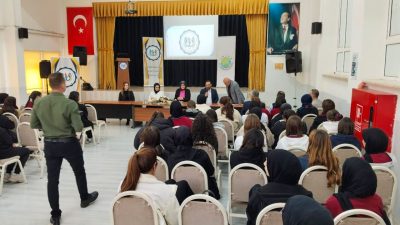 SUBÜ Ferizli MYO akademisyenleri Doç. Dr. Asım Topaklı ve Öğretim