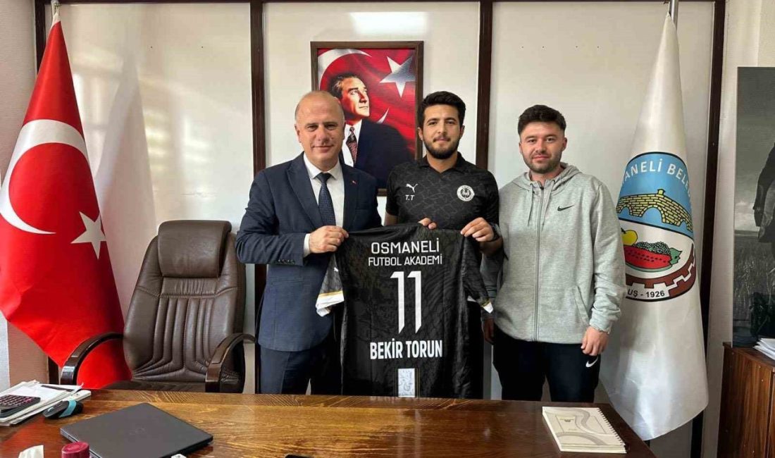 Osmaneli Akademi Spor Kulübü’den Başkan Torun’a ziyaret Osmaneli Akademi Spor Kulübü Başkanı Tarıkcan Turgut ve Başkan Yardımcısı