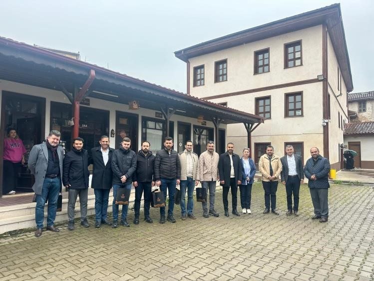 Osmaneli Belediye Başkanı Bekir Torun’dan iş birliği adımı Osmaneli Belediye Başkanı Bekir Torun, Sakarya Üretim ve Ticaret Kurulu