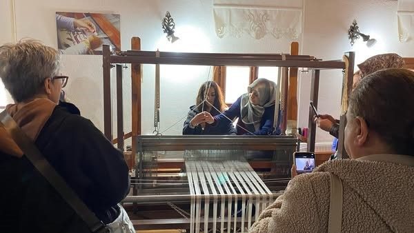 Osmaneli’nin tarihi dokusu ziyaretçilerden tam not aldı İstanbul’dan Bilecik’in Osmaneli ilçesine gelen ziyaretçiler, bölgenin zengin tarihini ve