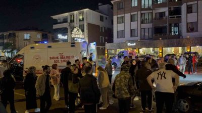 Düzce’de ışık ihlali yapan otomobil, yaya geçidinden geçen 2 kişiye