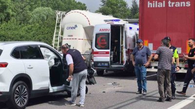 DÜZCE (İHA) – Anadolu Otoyolu Düzce kesiminde tır ve 2