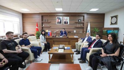 SUBÜ Rektörü Prof. Dr. Mehmet Sarıbıyık, TÜSF tarafından düzenlenen Üniversiteler