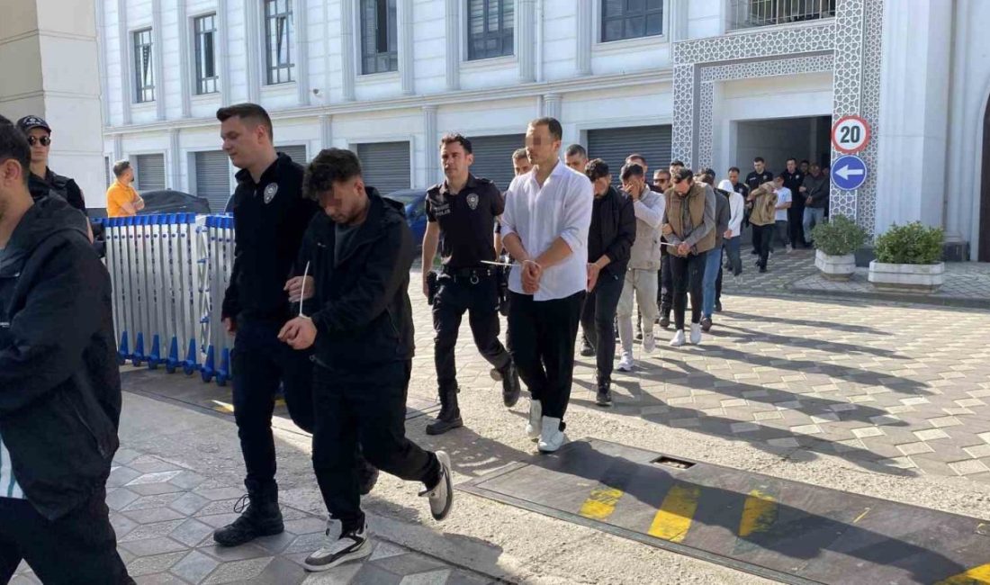 Sahte araç kiralama sitesiyle 122 kişi dolandırılmıştı: 52 şüpheli tutuklandı Kocaeli merkezli 28 ilde sahte araç kiralama sitesi üzerinden 122