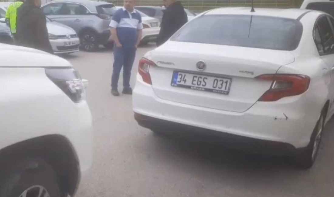 Bolu’da sahte plaka takıp trafiğe çıkan sürücü polis ekiplerince yakalandı.