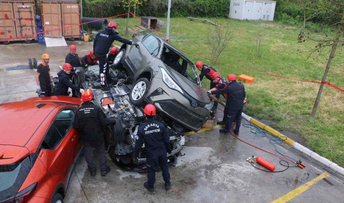 Sakarya Büyükşehir itfaiyesi eğitimlerle farklı şehirlerin adresi oluyor Sakarya Büyükşehir’in profesyonel, donanımlı ve tecrübeli itfaiye teşkilatı, komşu ve