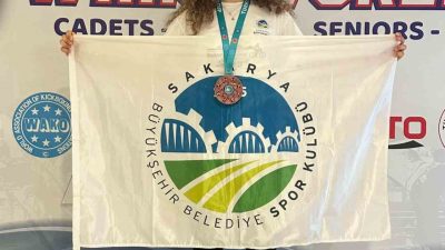 Sakarya Büyükşehir Belediyesi Spor Kulübü sporcuları, çeşitli dallarda şampiyonluk ve