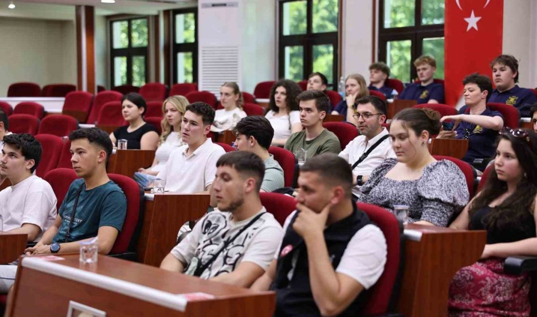 Sakarya Büyükşehir’in ‘dirençli şehir’ hedefi farklı renklerden gencin ilgi odağı oldu Avrupa Birliği tarafından desteklenen “Yarına Hazır: Gençleri Afet Önleme Becerileriyle