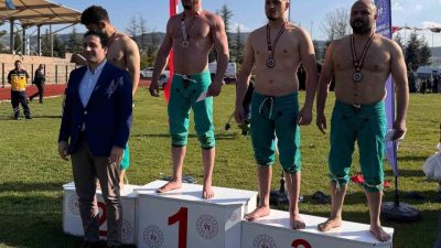 Bilecik’te düzenlenen ve 250 sporcunun katıldığı Karakucak Güreş Festivali’nde Sakarya