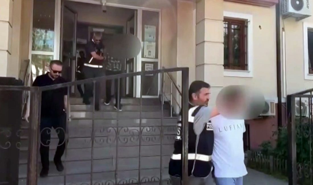 Sakarya’da otele fuhuş baskını: 3 tutuklama Sakarya’nın Adapazarı ilçesinde polis ekiplerince bir otele düzenlenen fuhuş operasyonunda
