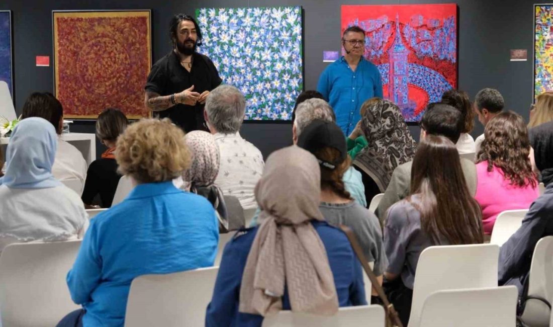 Kocaeli’de gerçekleşen söyleşide Prof. Dr. Uğur Batı ile ressam Akın