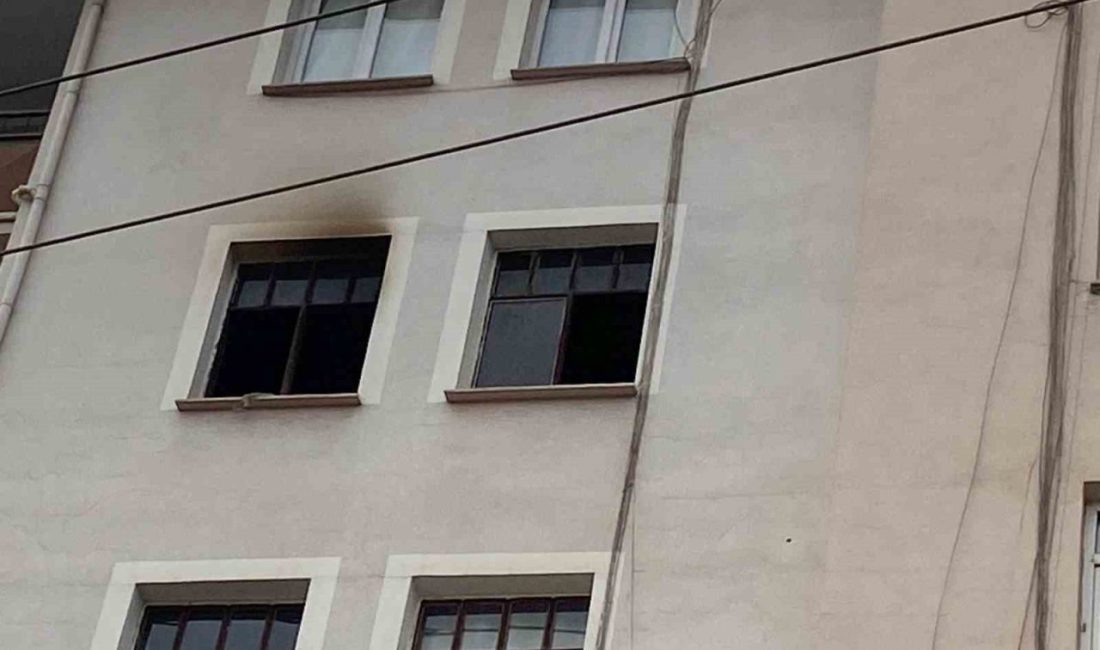 Şarj edilen akü patlayarak yangına sebep oldu: Ev kullanılamaz hale geldi Kocaeli’nin Derince ilçesinde evde şarj edilen bisiklet aküsü patlayarak yangına