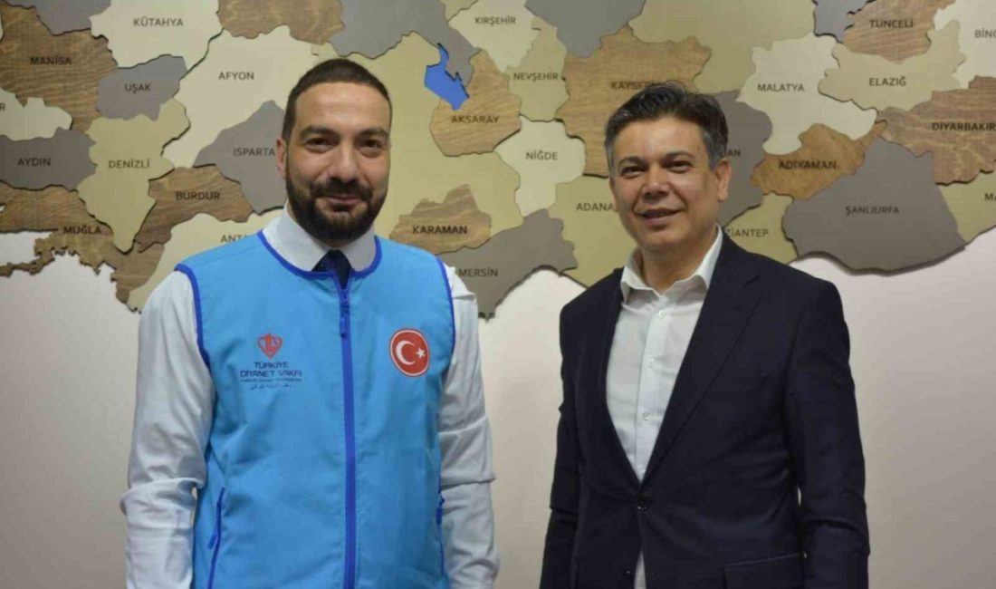 Söğüt’te hayırseverlik örneği Söğüt İlçe Müftüsü Ali Yurtlu, İlçe Kaymakamı Ömer Faruk Tuncer