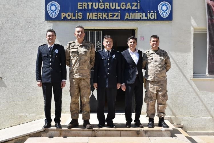 Söğüt’ün asayişi ele alındı Söğüt Belediye Başkanı Ferhat Durgut, İlçe Emniyet Müdürlüğüne yaptığı ziyarette